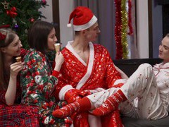 CumCommandos presents: Lucky dude gets the best christmas gift - lina sun and alice xo