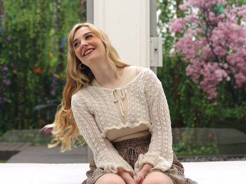 CumCommandos presents: Sexy blonde amateur summer drops her thong to be fucked during casting