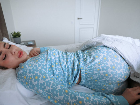 CumCommandos presents: My whore step mom wakes me up in the best way she knows!